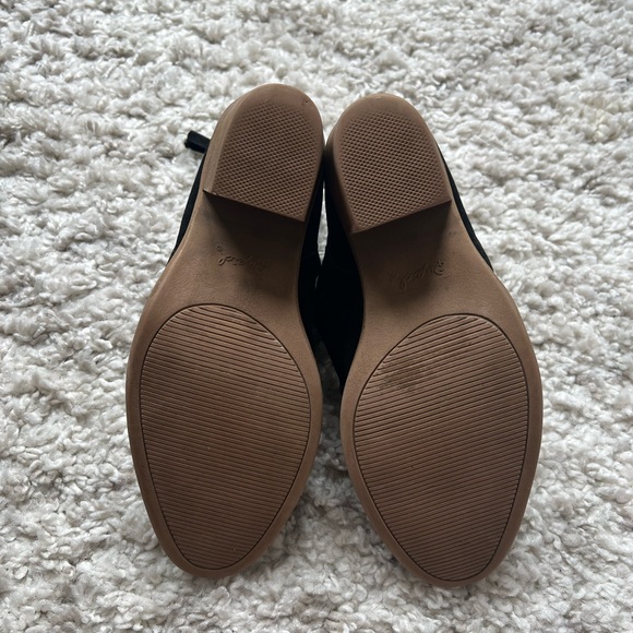 Slouchy Look Booties - Picture 4 of 4